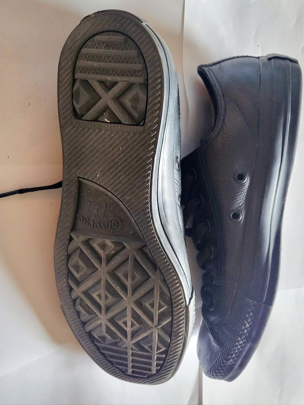 Converse Black Low-Top Leather Sneakers - Picture 7 of 7